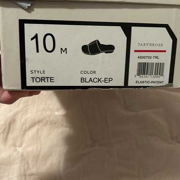Taryn Rose black, Torte, thing sandals, rose embossed, SZ 10M, NWT - Picture 2 of 4